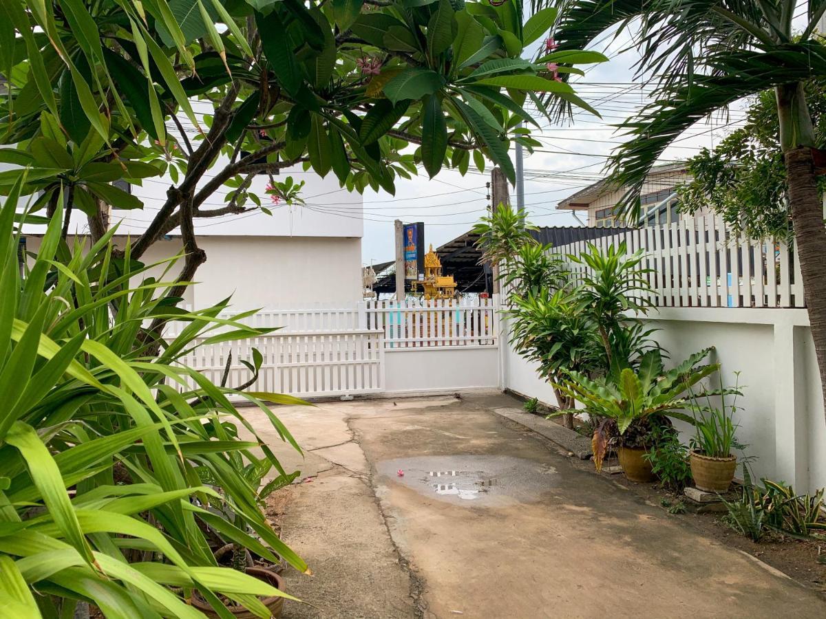 Sawaddeethaweesuk At Kohlarn Apartment Exterior foto